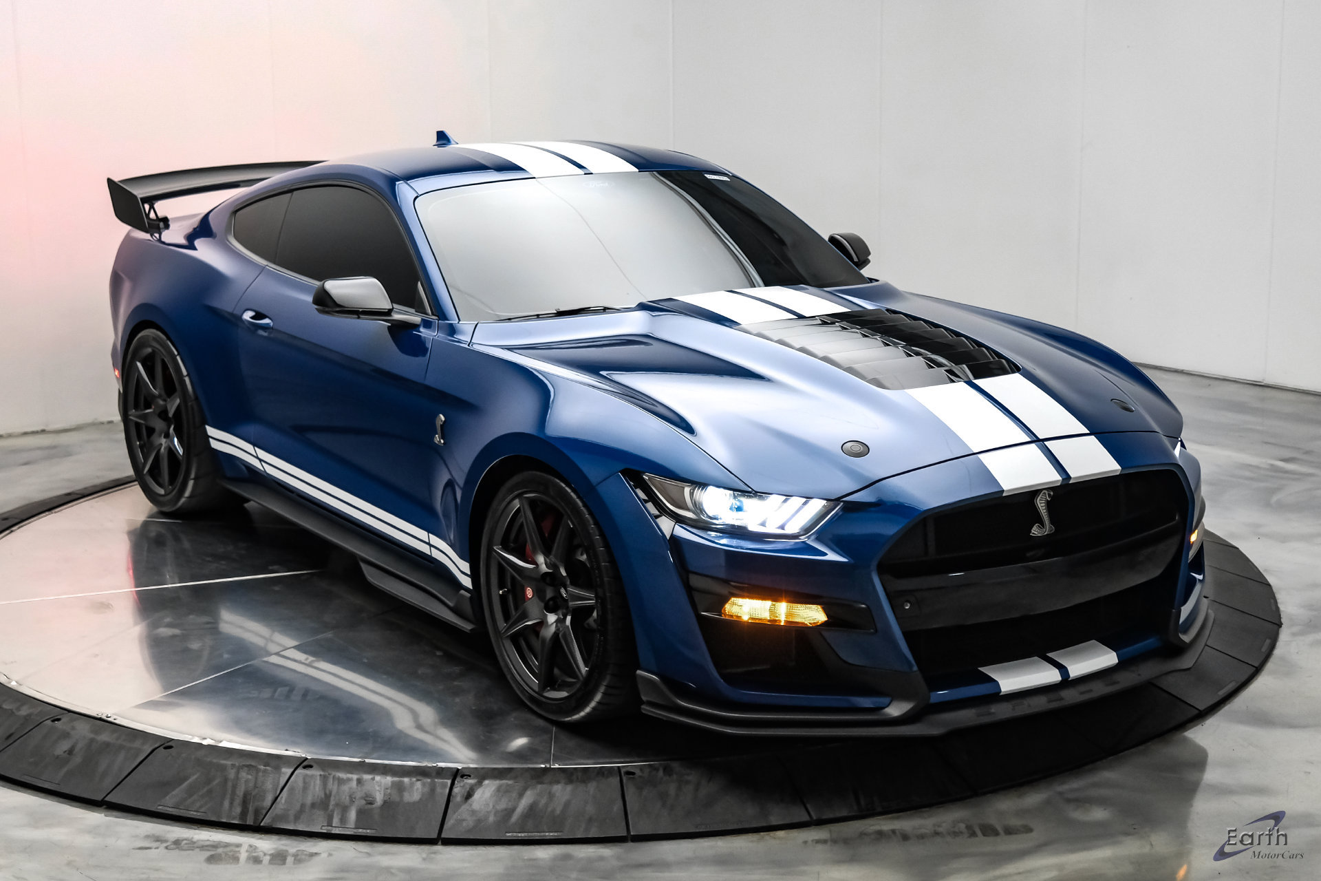 Used 2022 Ford Mustang Shelby GT500 w/ Carbon Fiber Track Pack RWD image 30
