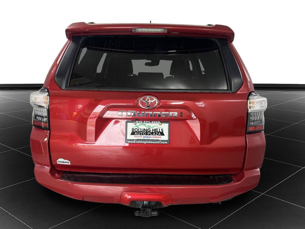 Used 2022 Toyota 4Runner SR5 AWD/4WD image 4