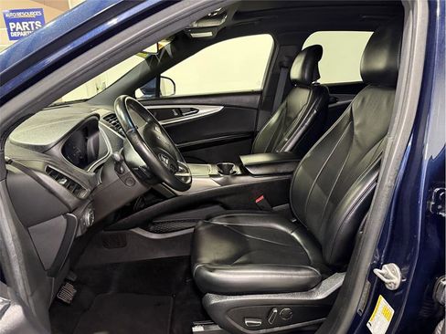 Used 2017 Lincoln MKX Reserve image 11