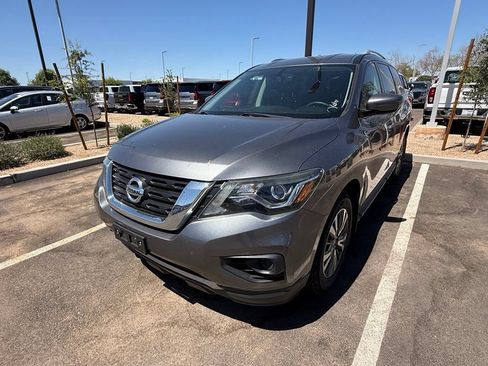 Used 2017 Nissan Pathfinder S FWD image 2