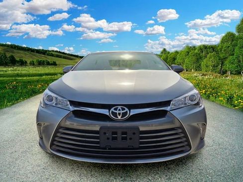 Used 2016 Toyota Camry LE FWD image 2