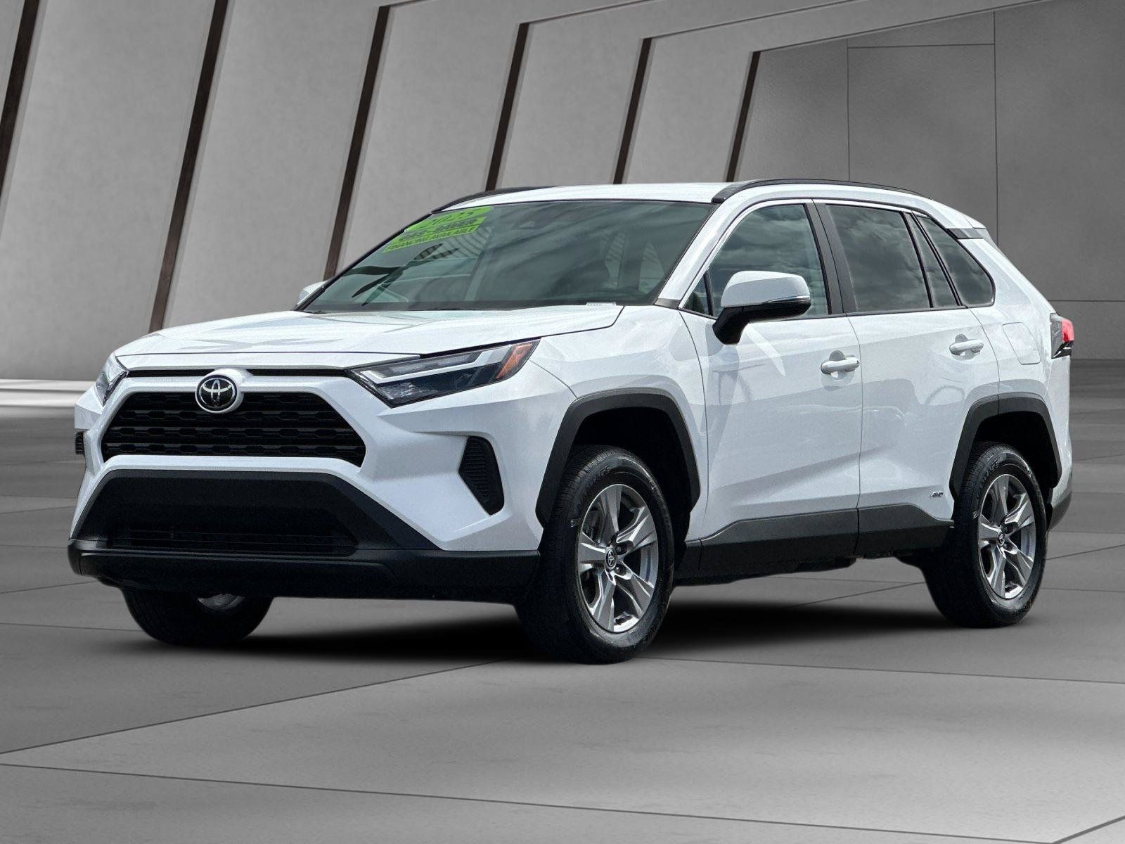 Used 2025 Toyota RAV4 XLE AWD/4WD image 8
