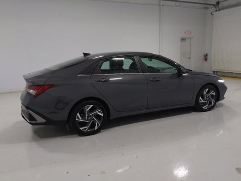 Used 2025 Hyundai Elantra SEL FWD image 10