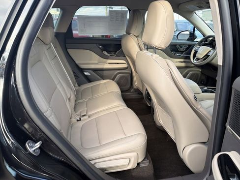 Certified 2022 Lincoln Corsair AWD w/ Equipment Group 101A image 17