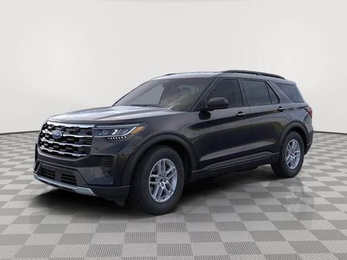 New 2026 Ford Explorer Active image 2