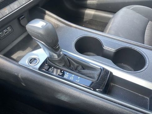 Used 2025 Nissan Altima 2.5 SV FWD image 28