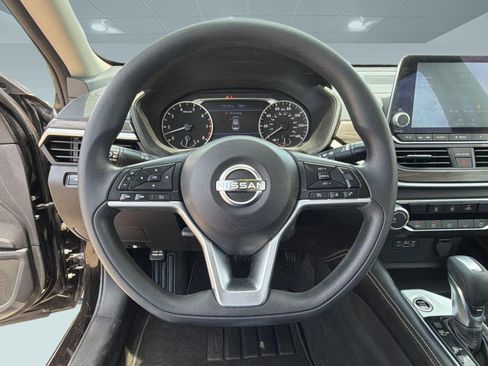 Used 2023 Nissan Altima 2.5 SV FWD image 26
