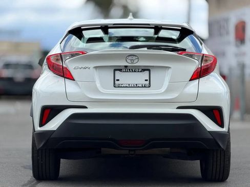 Used 2018 Toyota C-HR XLE FWD image 12