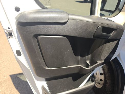 Used 2020 RAM ProMaster 2500 w/ Interior Convenience Group FWD image 11