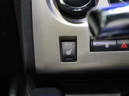 Used 2013 Dodge Challenger SRT8 w/ Harman Kardon Audio Group RWD image 29