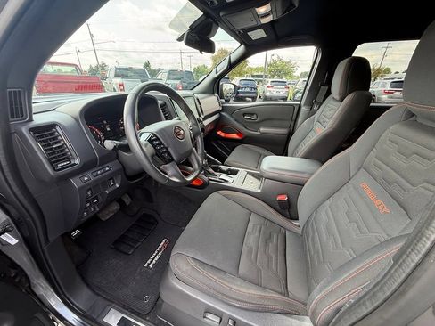 Used 2023 Nissan Frontier PRO-4X w/ Pro Convenience Package AWD/4WD image 19