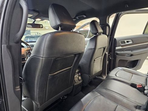 Used 2019 Ford Explorer Limited w/ Class III Trailer Tow Package FWD image 27