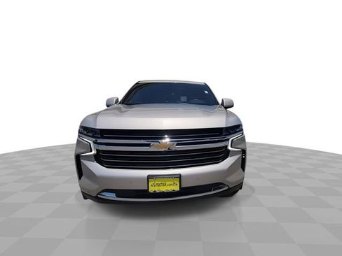 Used 2023 Chevrolet Suburban LT w/ LT Signature Plus Package RWD image 3