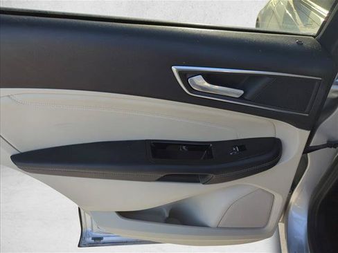 Used 2017 Ford Edge Titanium w/ Equipment Group 301A FWD image 9