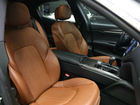 Used 2018 Maserati Ghibli image 28