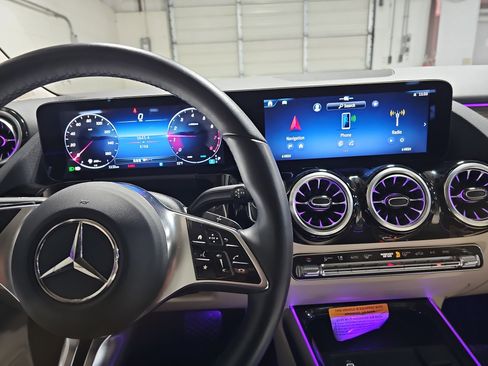 Certified 2025 Mercedes-Benz GLA 250 image 21