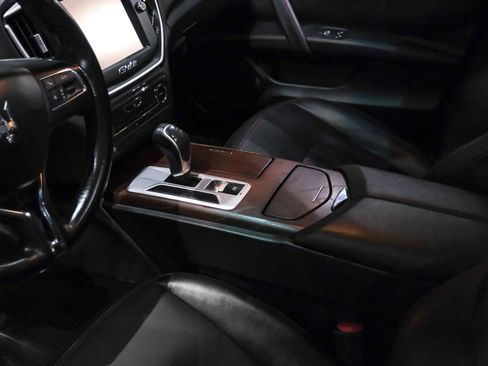 Used 2016 Maserati Ghibli S image 23