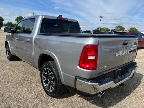 Used 2025 RAM 1500 Laramie AWD/4WD image 3