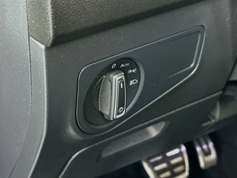 Used 2023 Volkswagen Tiguan SE R-Line AWD/4WD image 10