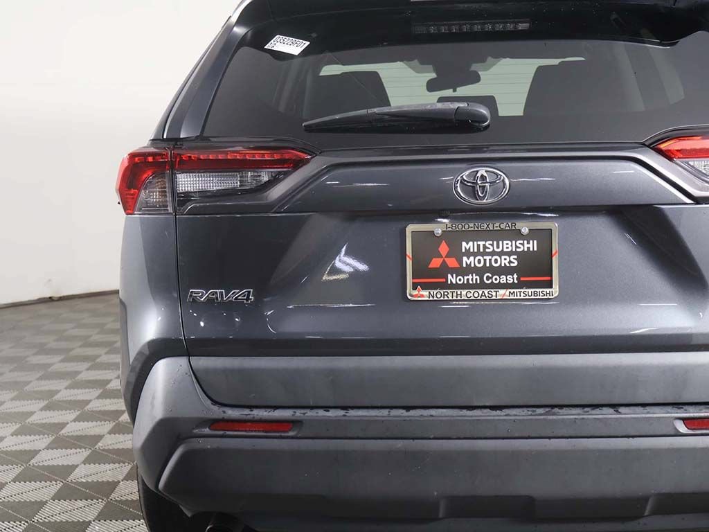 Used 2020 Toyota RAV4 LE FWD image 12