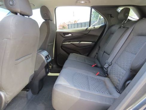Used 2018 Chevrolet Equinox LT FWD image 10