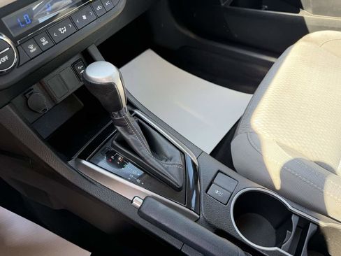 Used 2016 Toyota Corolla LE FWD image 23