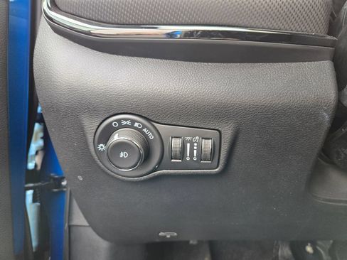 New 2026 Jeep Compass Latitude AWD/4WD image 16
