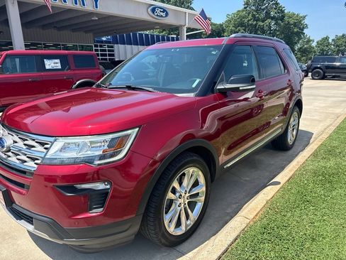 Used 2018 Ford Explorer XLT w/ Equipment Group 202A AWD/4WD image 1