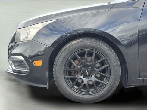 Used 2016 Chevrolet Cruze LS FWD image 9