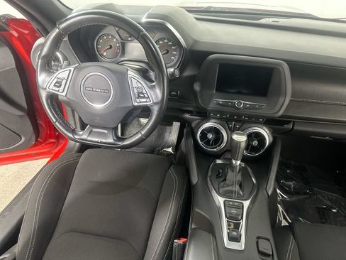 Used 2021 Chevrolet Camaro LT RWD image 17