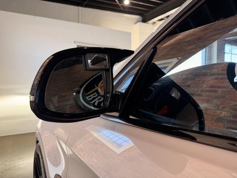 Used 2015 BMW X6 M image 8