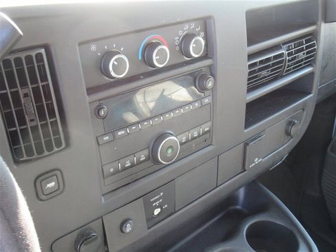 Used 2016 GMC Savana 3500 Extended image 25