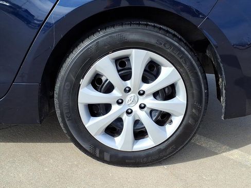 Used 2024 Toyota Corolla LE image 3