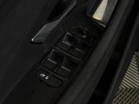 Used 2020 Jaguar E-PACE image 27