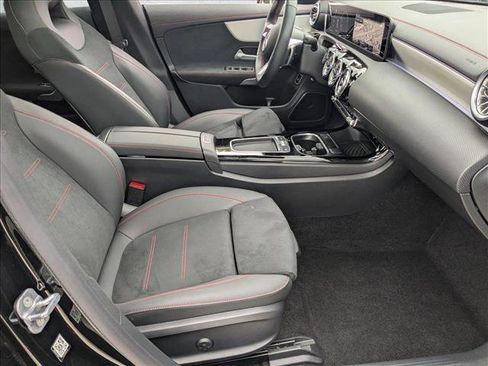 Used 2025 Mercedes-Benz CLA 250 image 22