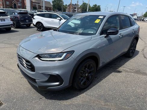 Used 2024 Honda HR-V Sport image 3
