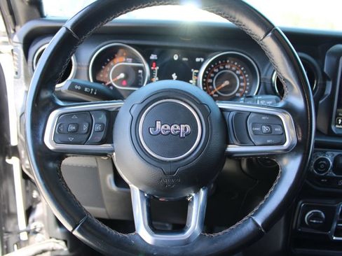 Used 2021 Jeep Wrangler Unlimited Sahara AWD/4WD image 26