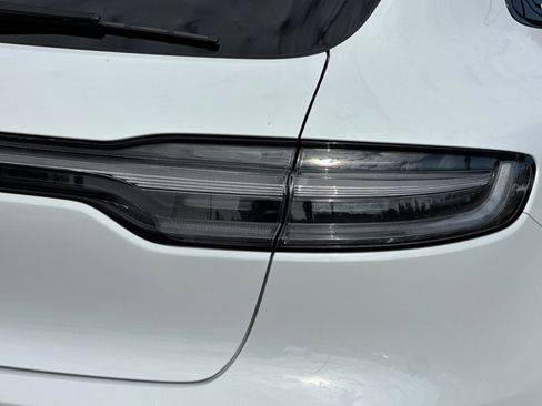 Certified 2023 Porsche Macan AWD/4WD image 28