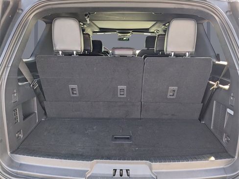 Used 2024 Ford Expedition Limited image 13