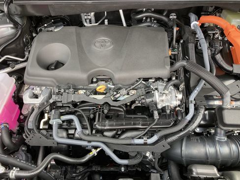 Certified 2026 Toyota Highlander Platinum image 18