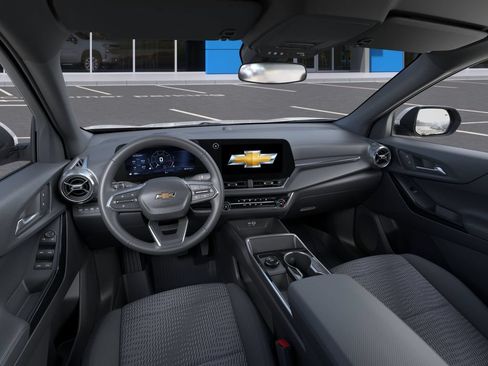 New 2027 Chevrolet Equinox LT w/ LPO, Floor Liner Package FWD image 15