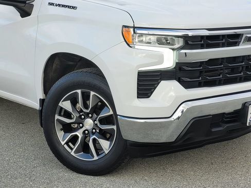 Used 2023 Chevrolet Silverado 1500 LT w/ Protection Package RWD image 3