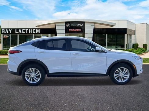 Used 2025 Buick Envista Preferred w/ Convenience I Package image 6