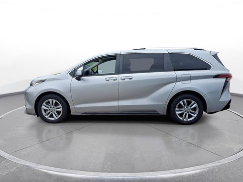 Used 2021 Toyota Sienna Limited AWD/4WD image 5