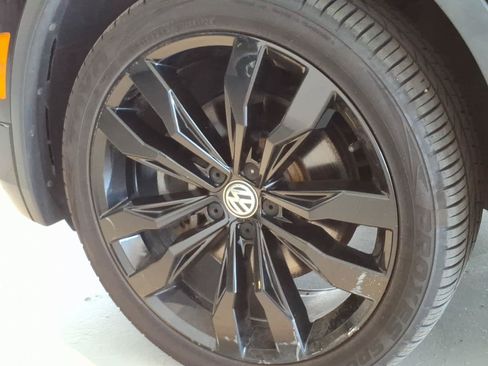 Used 2020 Volkswagen Tiguan SE R-Line w/ 3rd Row Seat Package AWD/4WD image 9