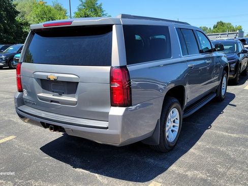 Used 2017 Chevrolet Suburban LT AWD/4WD image 6