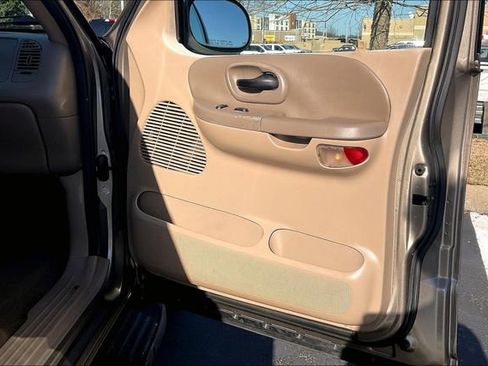 Used 2002 Ford F150 XLT image 24