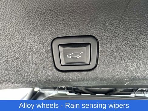 Used 2022 Chevrolet Suburban RST image 23