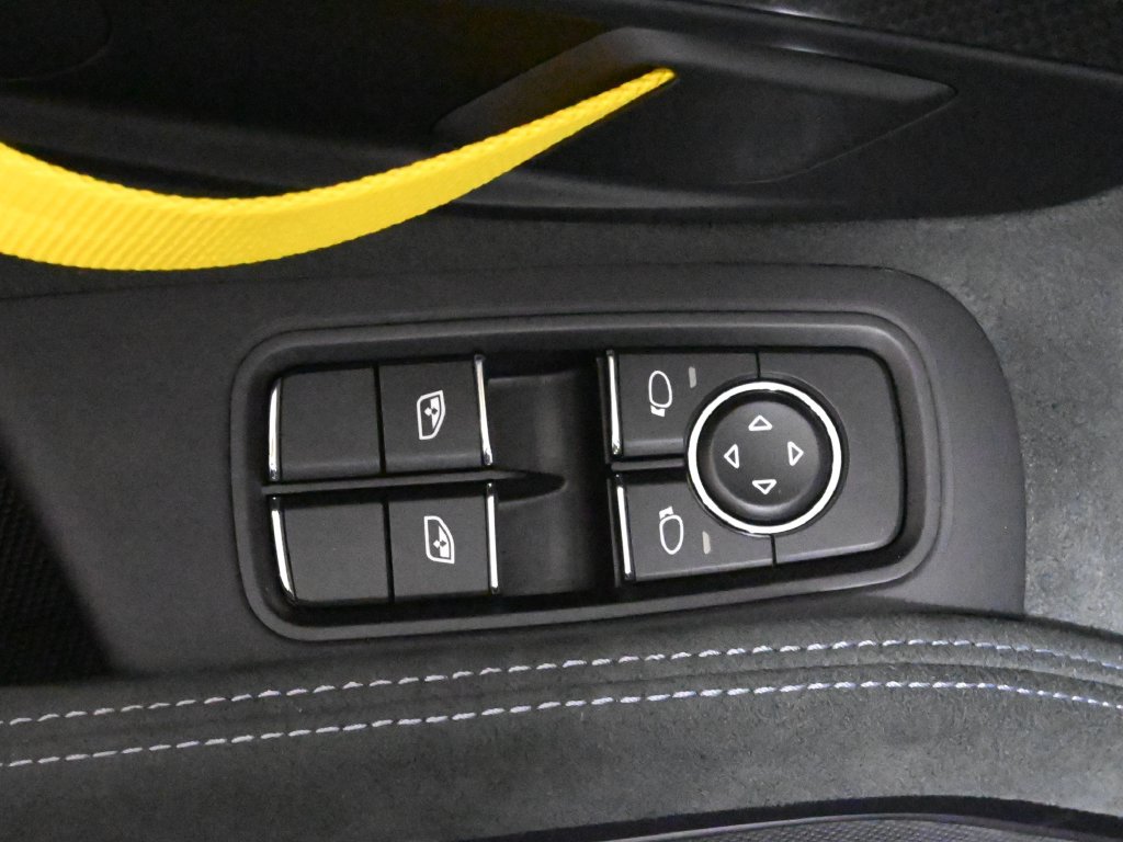 Used 2025 Porsche 718 Cayman GT4 RS RWD image 30