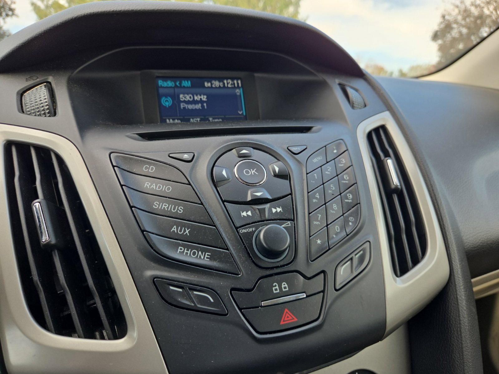 Used 2013 Ford Focus SE FWD image 19
